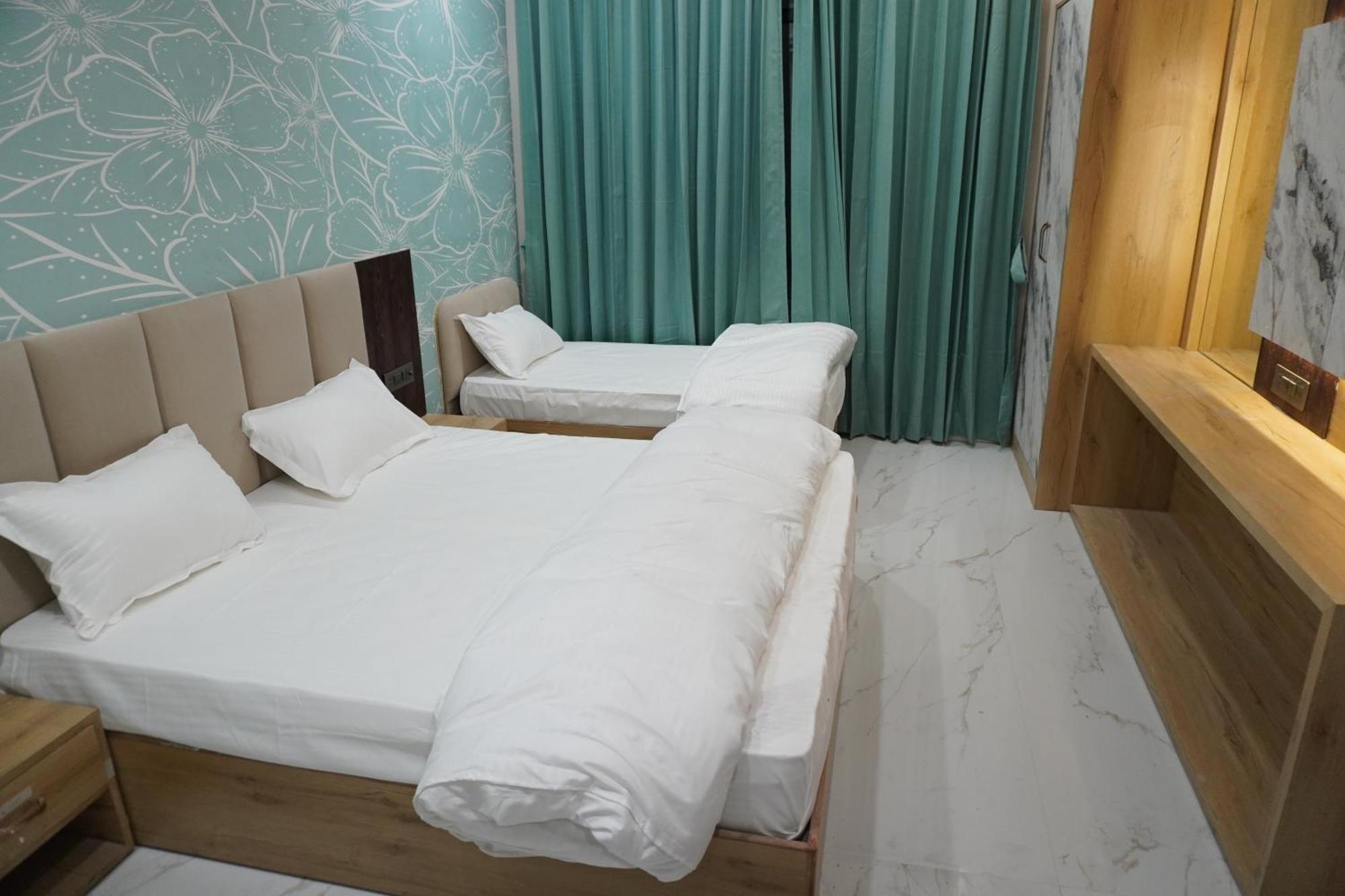 Hotel Heera Palace Khatu ภายนอก รูปภาพ