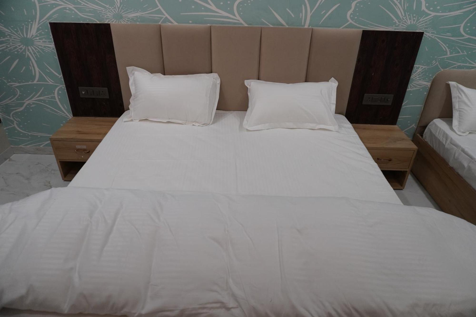 Hotel Heera Palace Khatu ภายนอก รูปภาพ