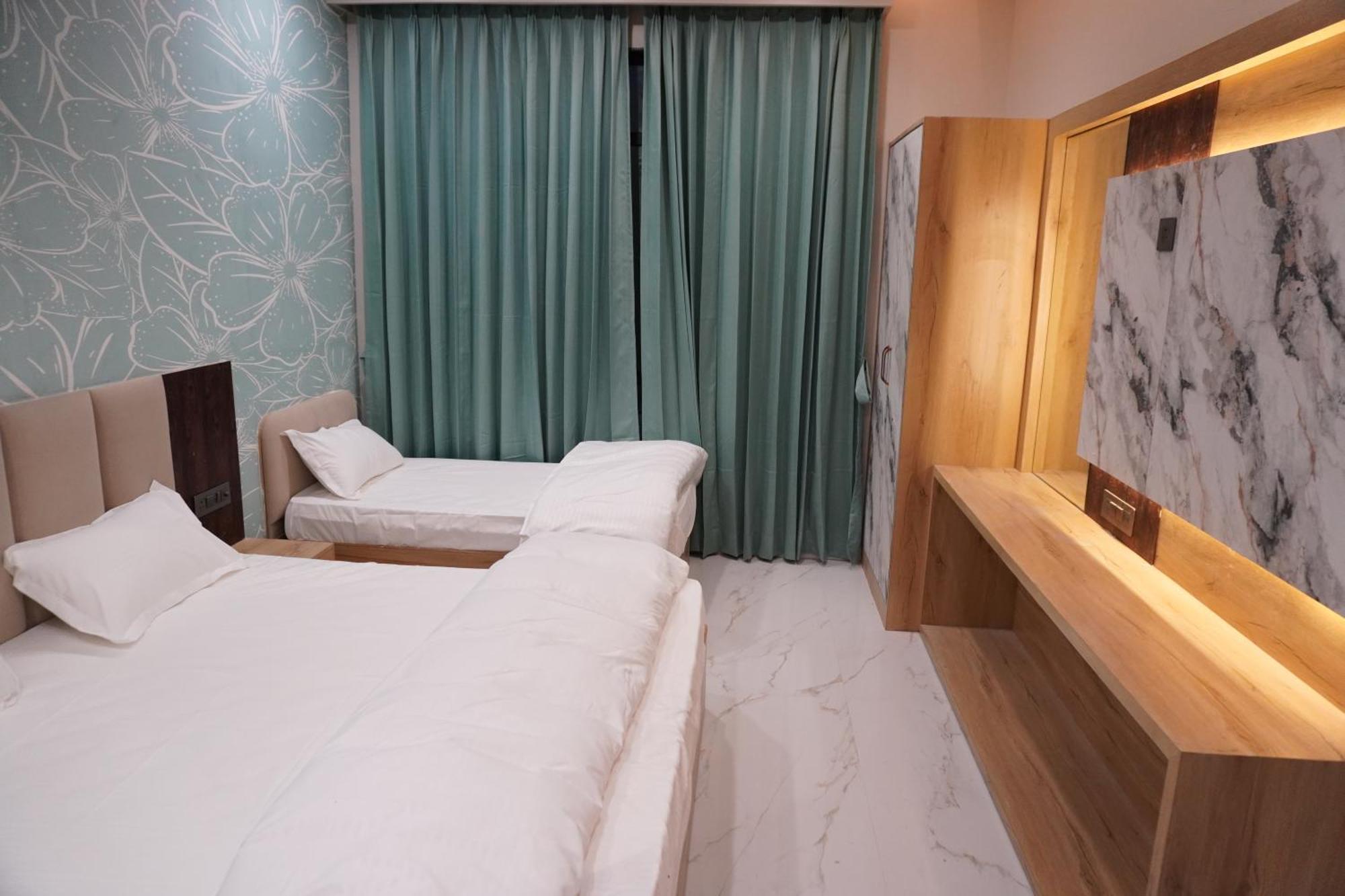 Hotel Heera Palace Khatu ภายนอก รูปภาพ