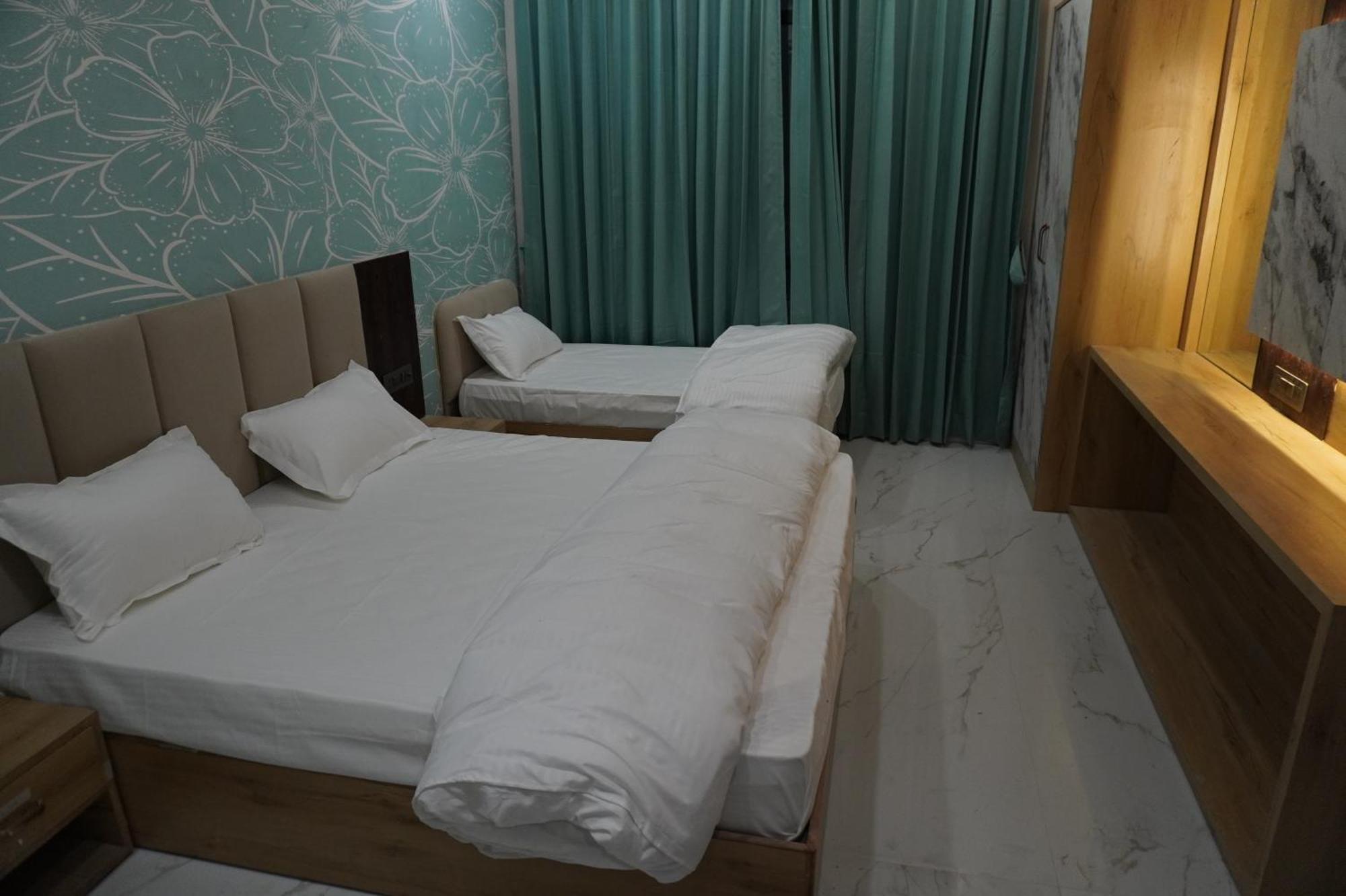 Hotel Heera Palace Khatu ภายนอก รูปภาพ