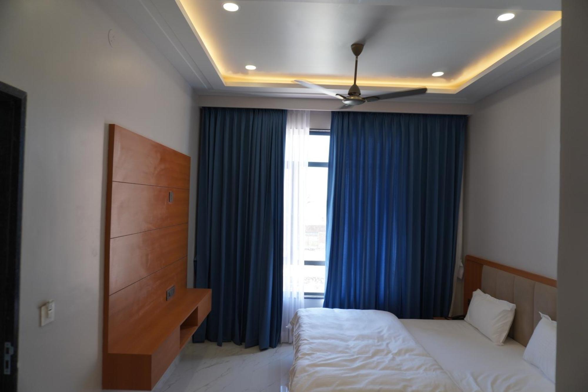 Hotel Heera Palace Khatu ภายนอก รูปภาพ