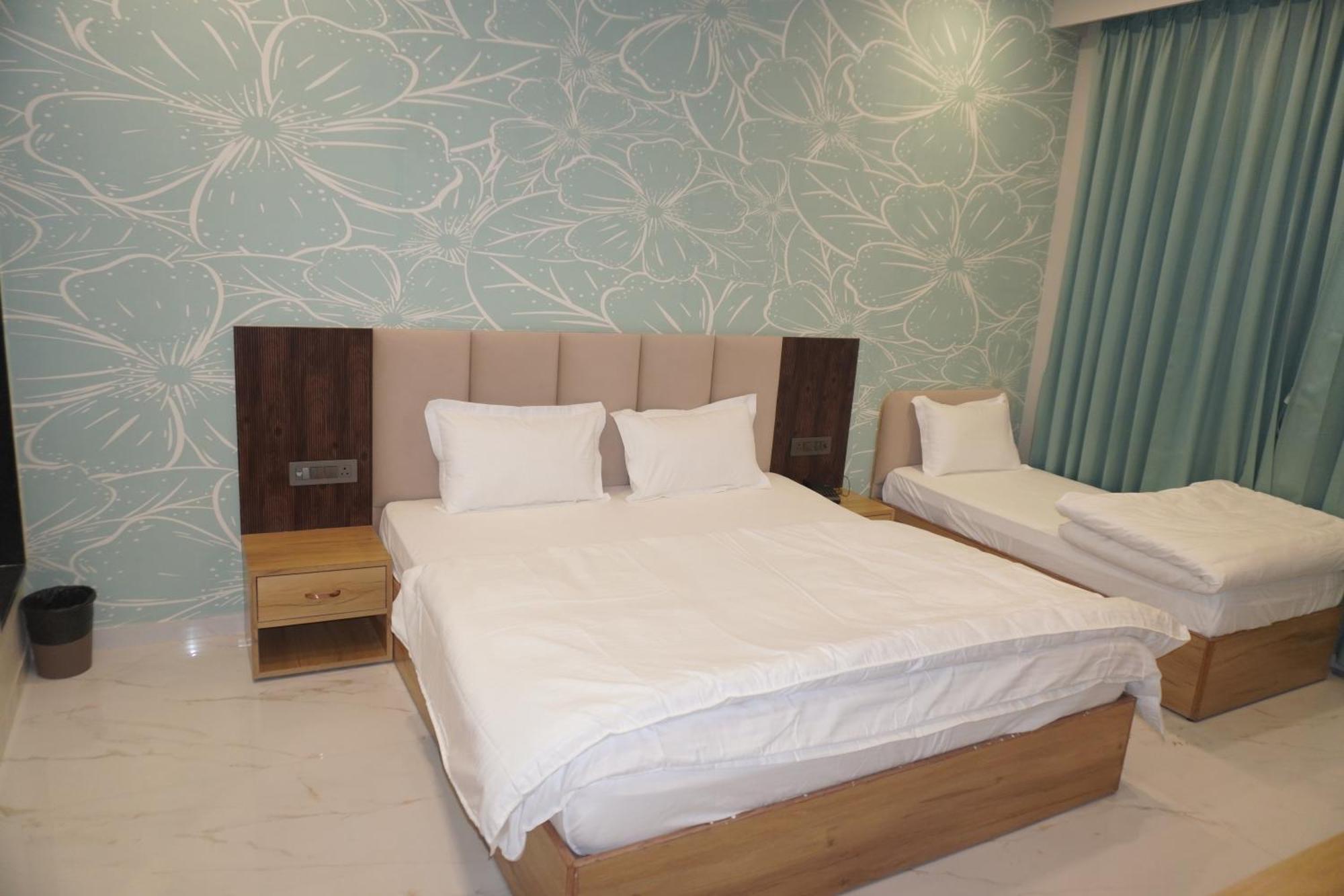 Hotel Heera Palace Khatu ภายนอก รูปภาพ