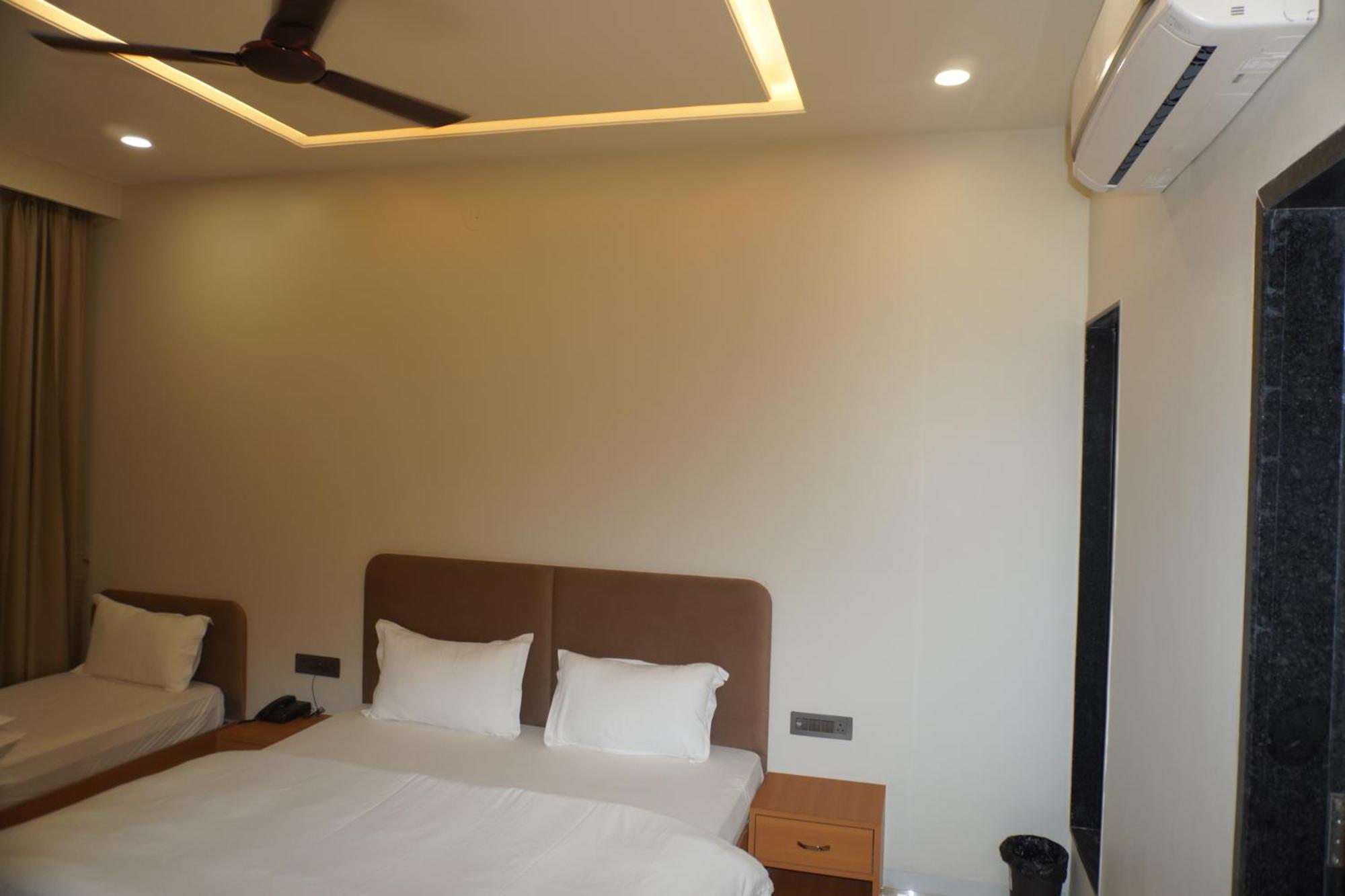 Hotel Heera Palace Khatu ภายนอก รูปภาพ