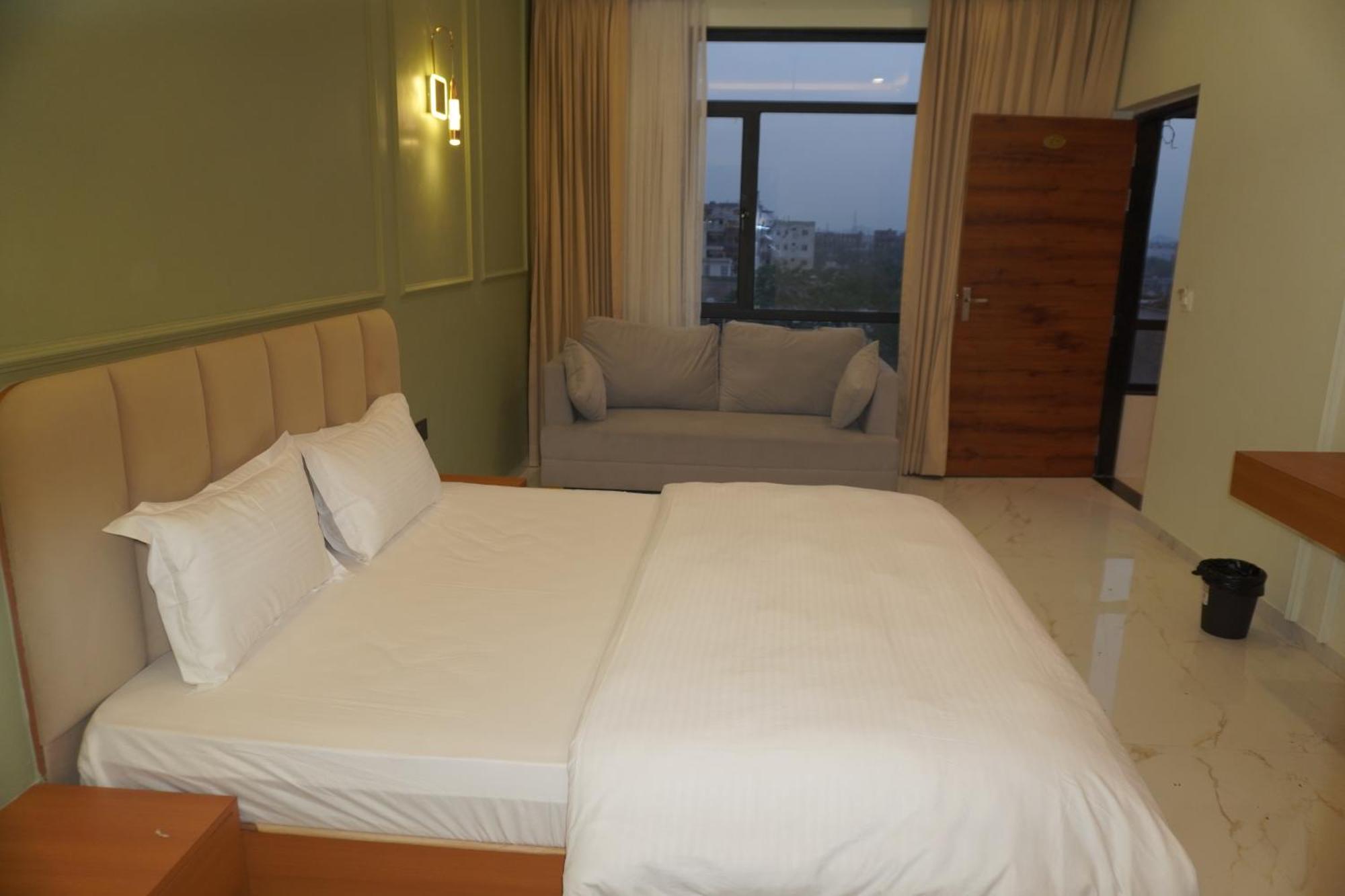 Hotel Heera Palace Khatu ภายนอก รูปภาพ