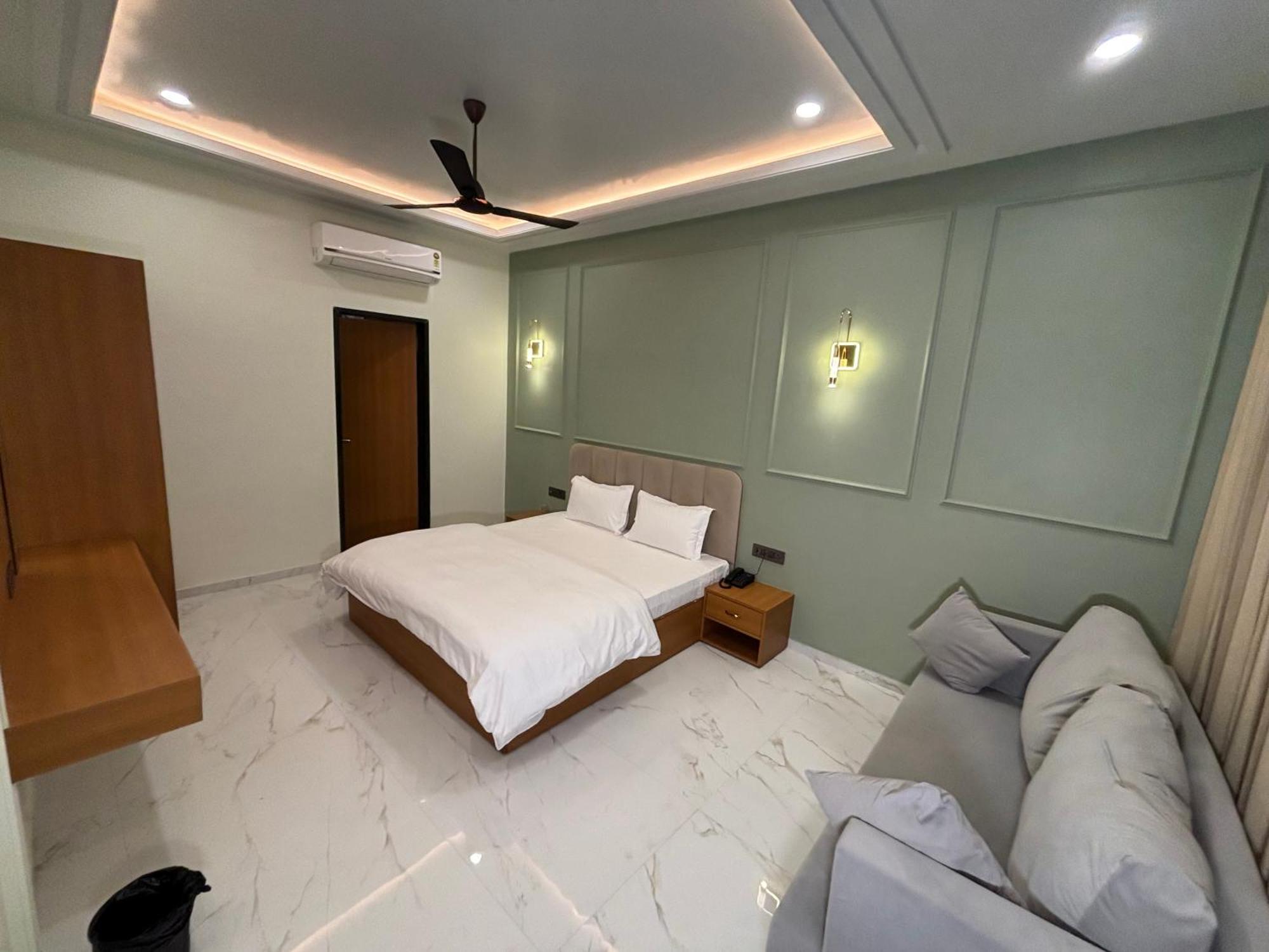 Hotel Heera Palace Khatu ภายนอก รูปภาพ